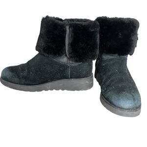 UGG Amie Classic Slim Black Slim Black Suede Short Boots‎ Women’s Size 7.5